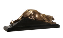 Panthère à l'affût