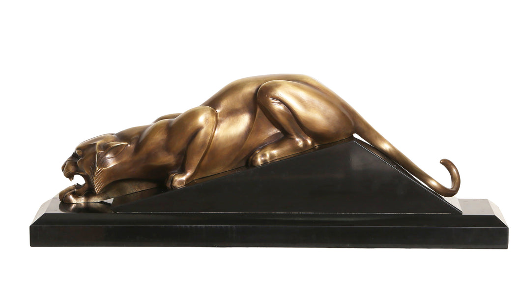 Panthère à l'affût