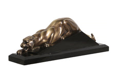 Panthère à l'affût