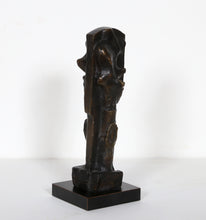Upright Motive, Maquette No. 3