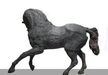 Horse Turning Head to the Right Metal | Lina Binkele,{{product.type}}