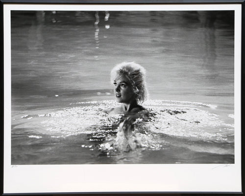 Marilyn Monroe in Something's Got to Give - 8 Black and White | Lawrence Schiller,{{product.type}}