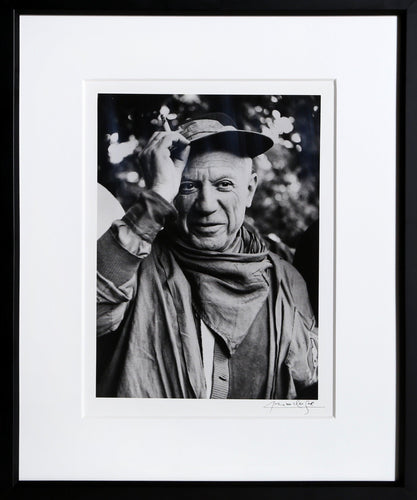 Picasso a la Feria, revetu des habits de la Pena de Logrono - Nimes, 1959 Black and White | Lucien Clergue,{{product.type}}
