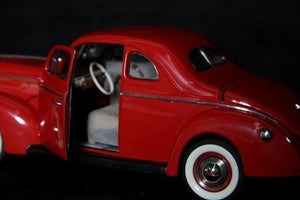 Precision Models: 1940 Ford Deluxe Coupe Objects | The Franklin Mint,{{product.type}}